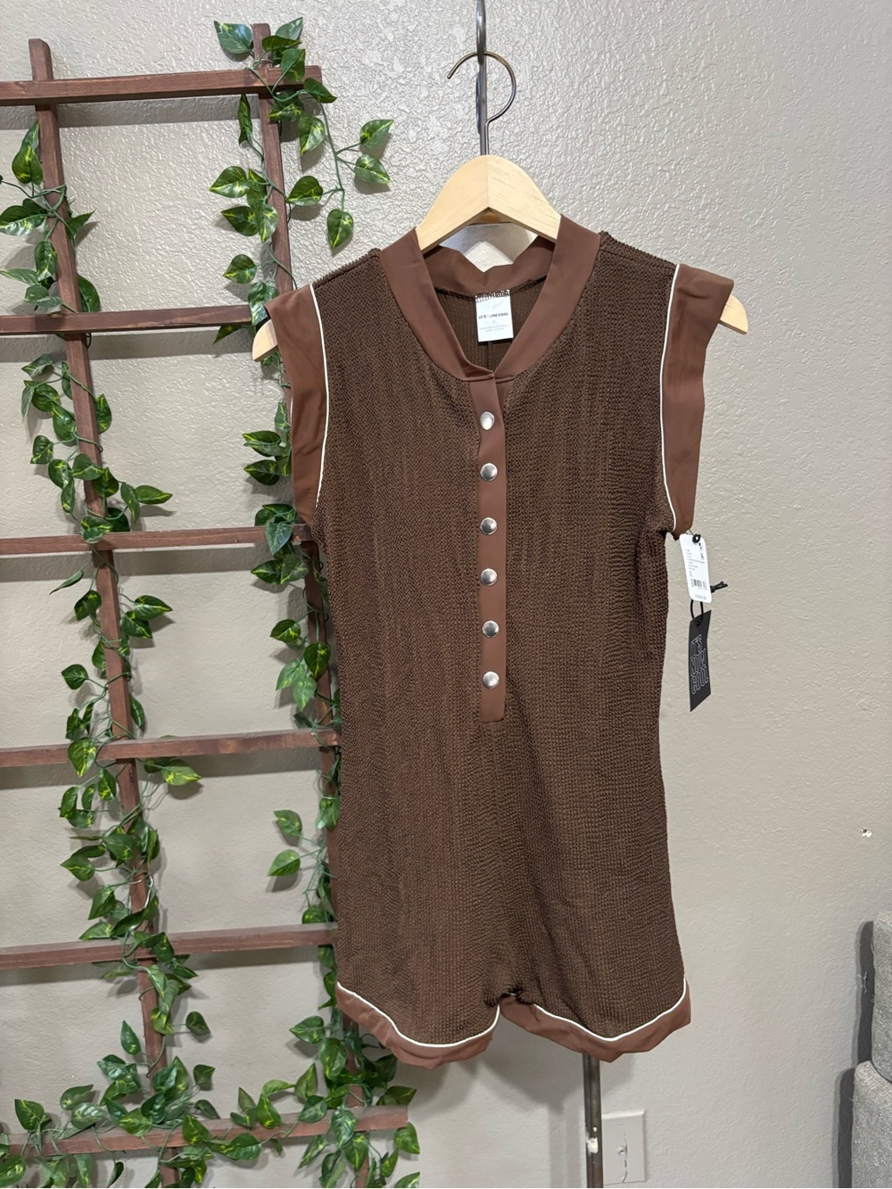 ▪️NEW FREE PEOPLE ITS NOW COOL
The Button Up Onesie - Picture 9 of 14